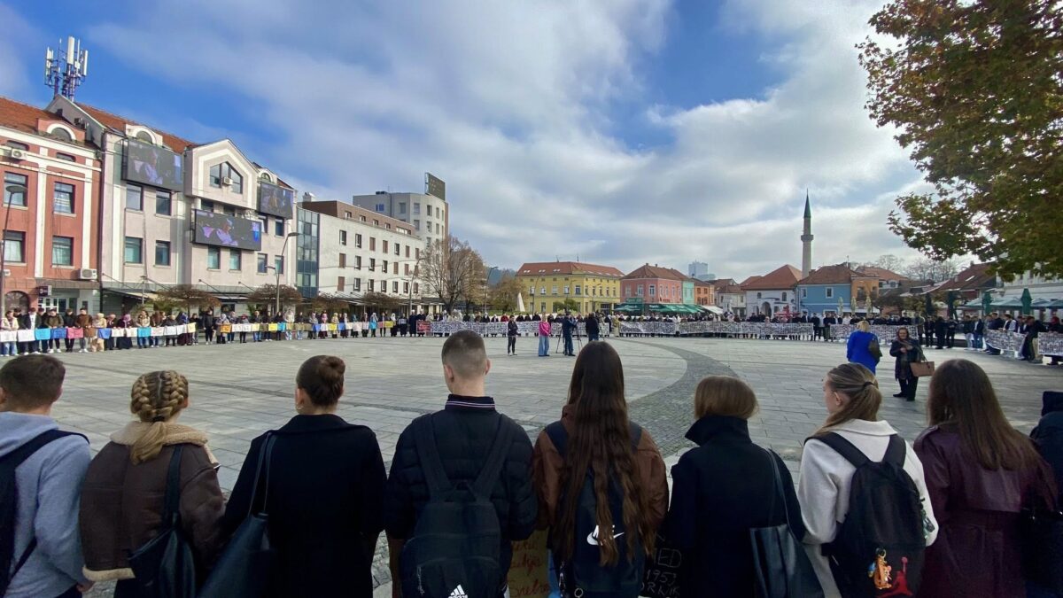 U Tuzli održan mimohod „Žena Srebrenice“
