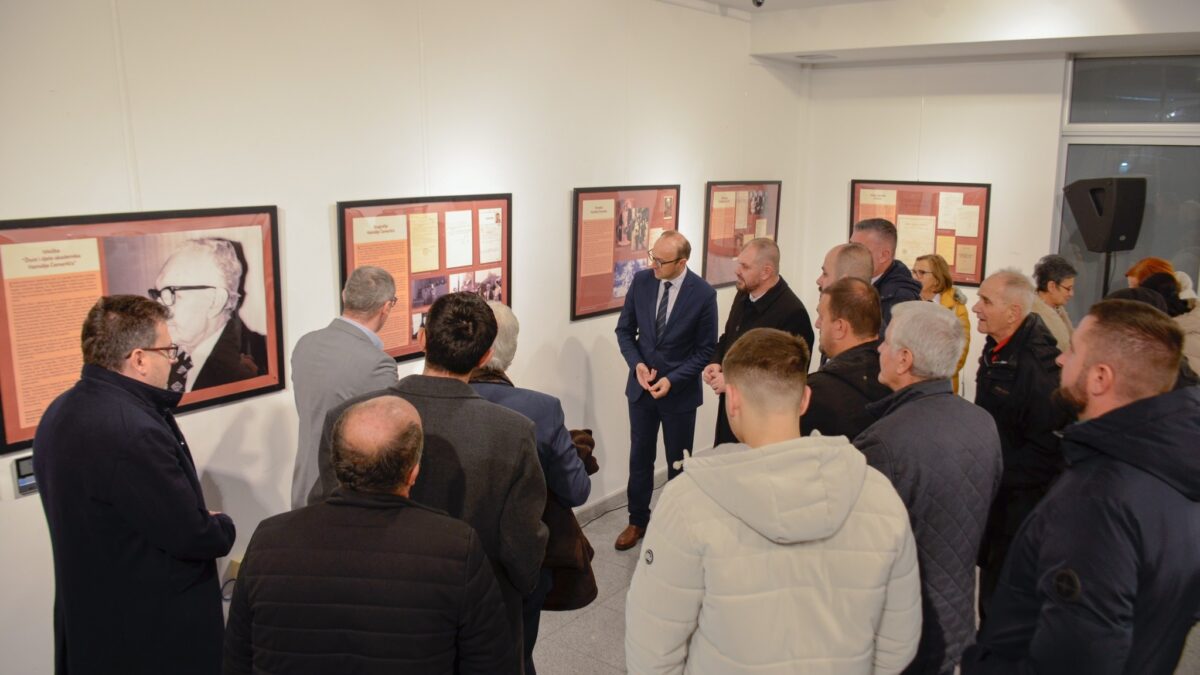 U Bijeljini otvorena izložba “Život i djelo akademika Hamdije Ćemerlića”