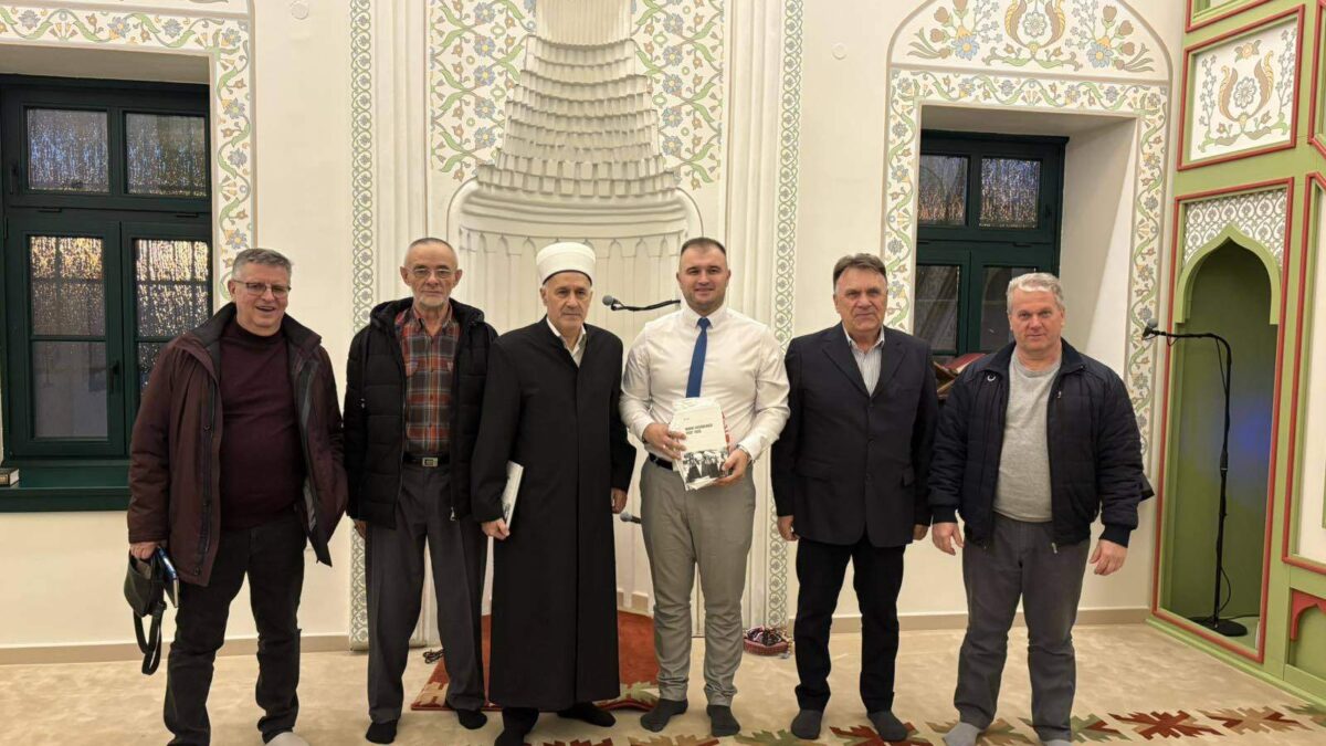 Gradačac: Promovisana knjiga “Imami Srebrenice 1992-1995.” Alije Jusića