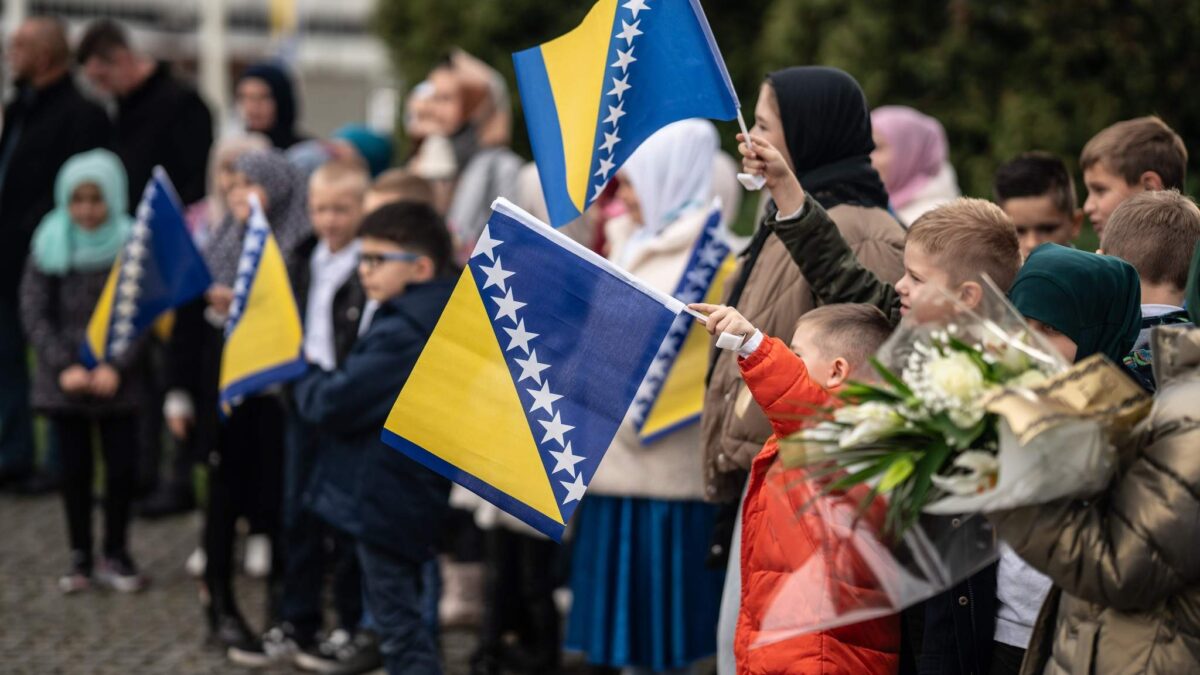 Dan državnosti obilježen u Memorijalnom centru Srebrenica i Memorijalnom centru Veljaci u Bratuncu