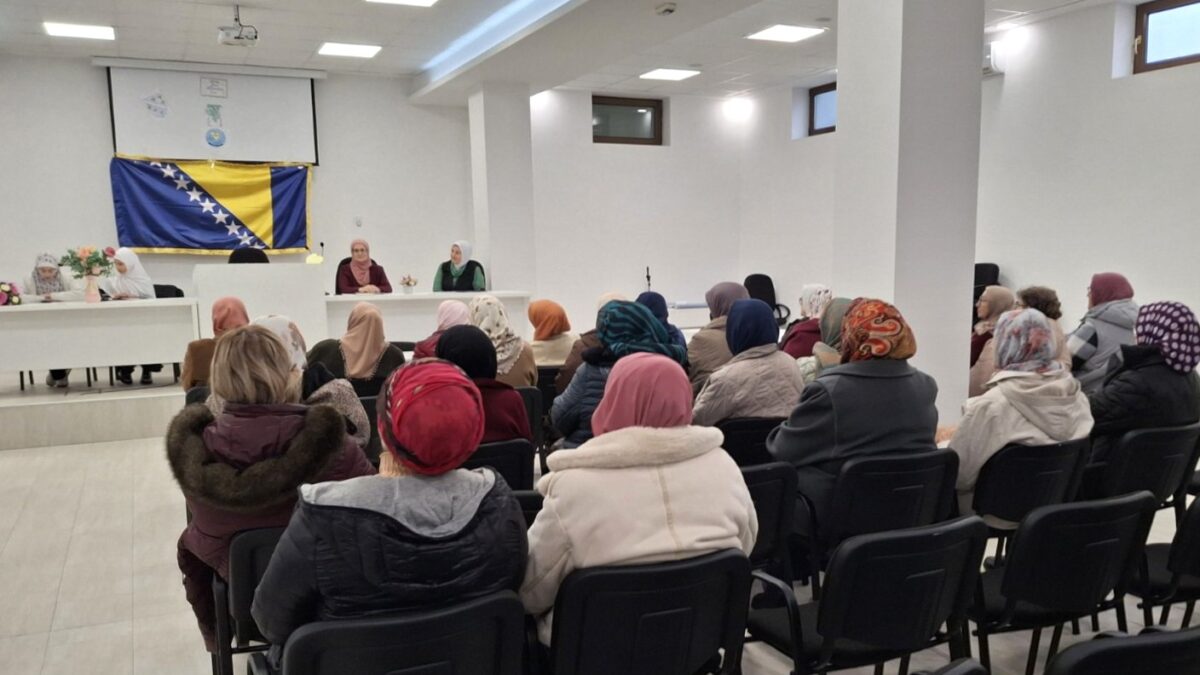 Odjel za brak i porodicu Muftijstva tuzlanskog: Redovna predavanja za žene u osam medžlisa