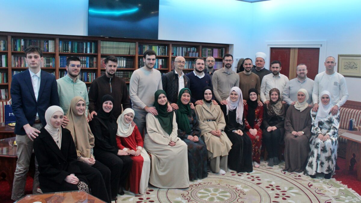 Tuzla: Susret sa bračnim parovima izraz pažnje i institucionalne podrške