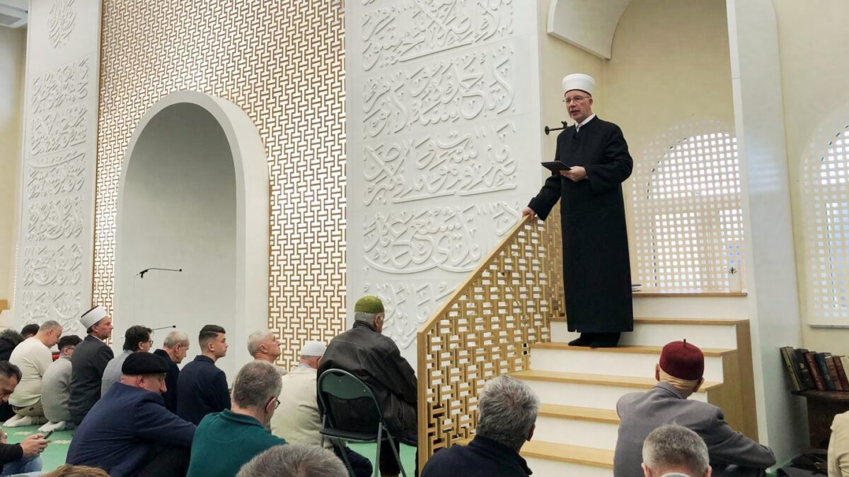 Muftija Fazlović na hutbi u Villachu: Nemojte zaboraviti svoje korijene, toprak i domovinu