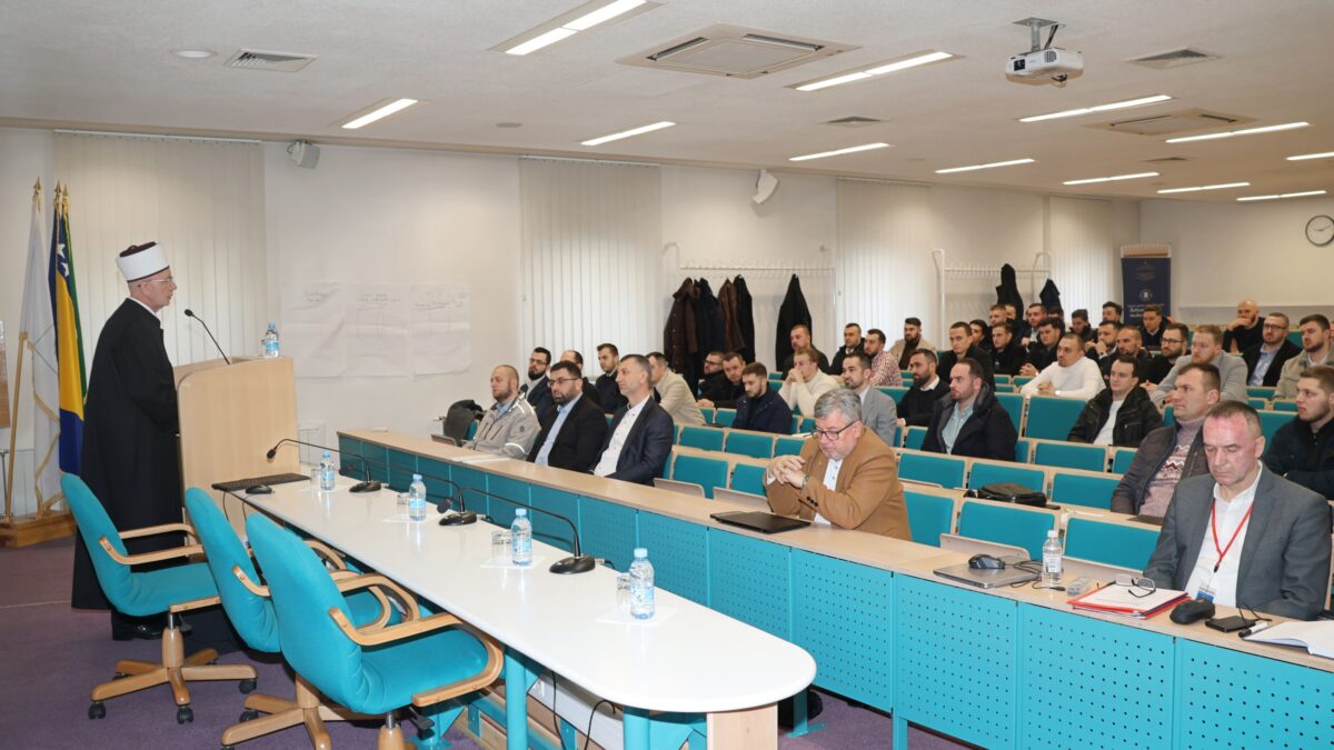 Seminar Muftijstva tuzlanskog: Stručno osnaživanje i unaprjeđenje profesionalnih kompetencija mladih imama i muallima