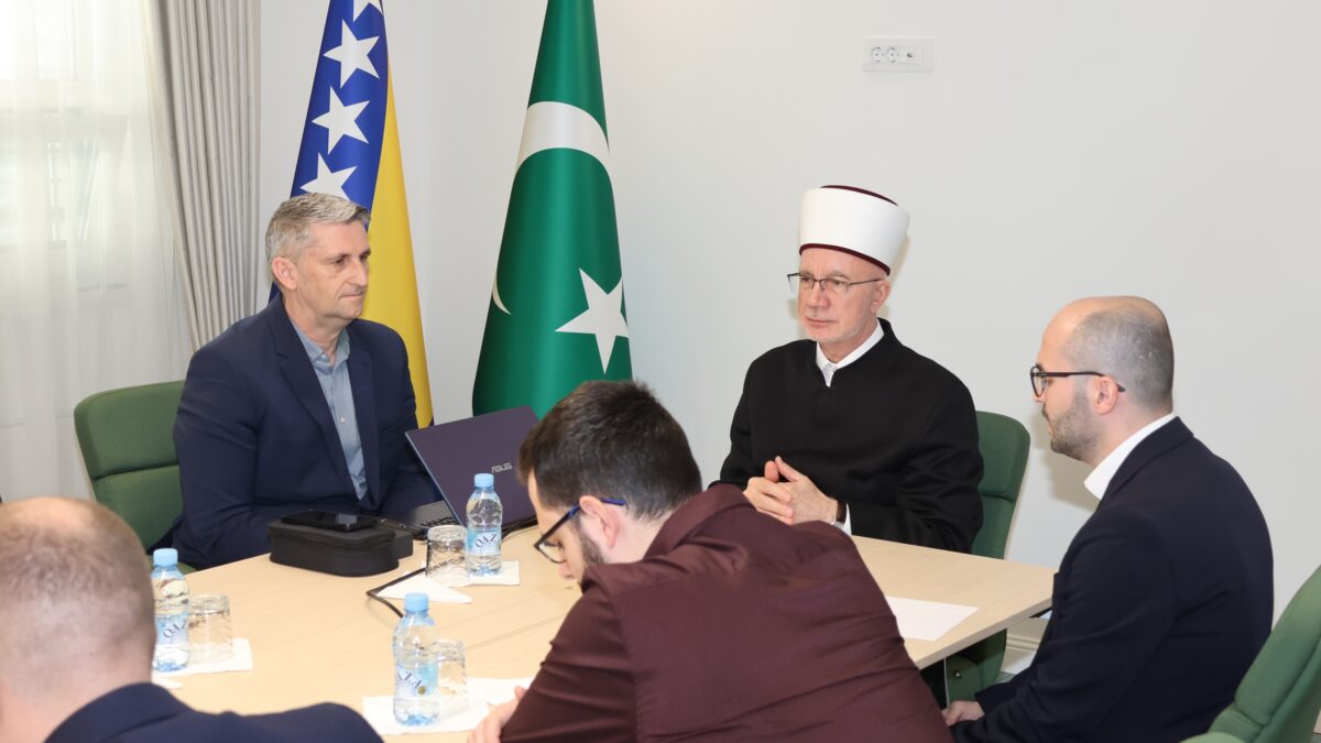 U Muftijstvu tuzlanskom počela edukacije u oblasti vještina rukovođenja i komunikacije